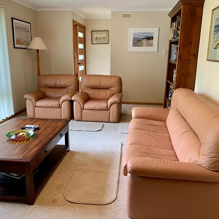 Leeward 'Tranquil Beachfront' Kingscote Esterno foto