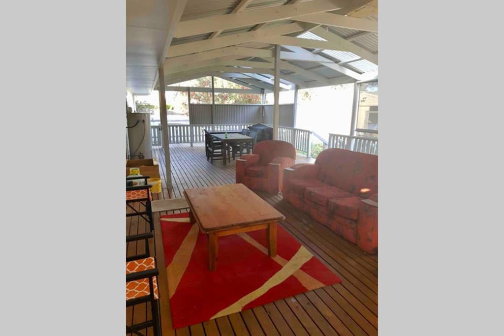 Leeward 'Tranquil Beachfront' Kingscote Esterno foto